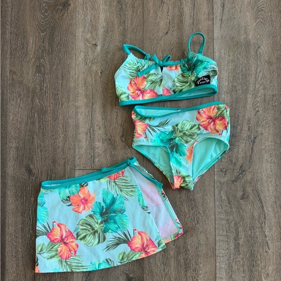Justice Swimming Suit.  Girl’s size XS (5/6).  3 piece suit. Like new! - Picture 1 of 5